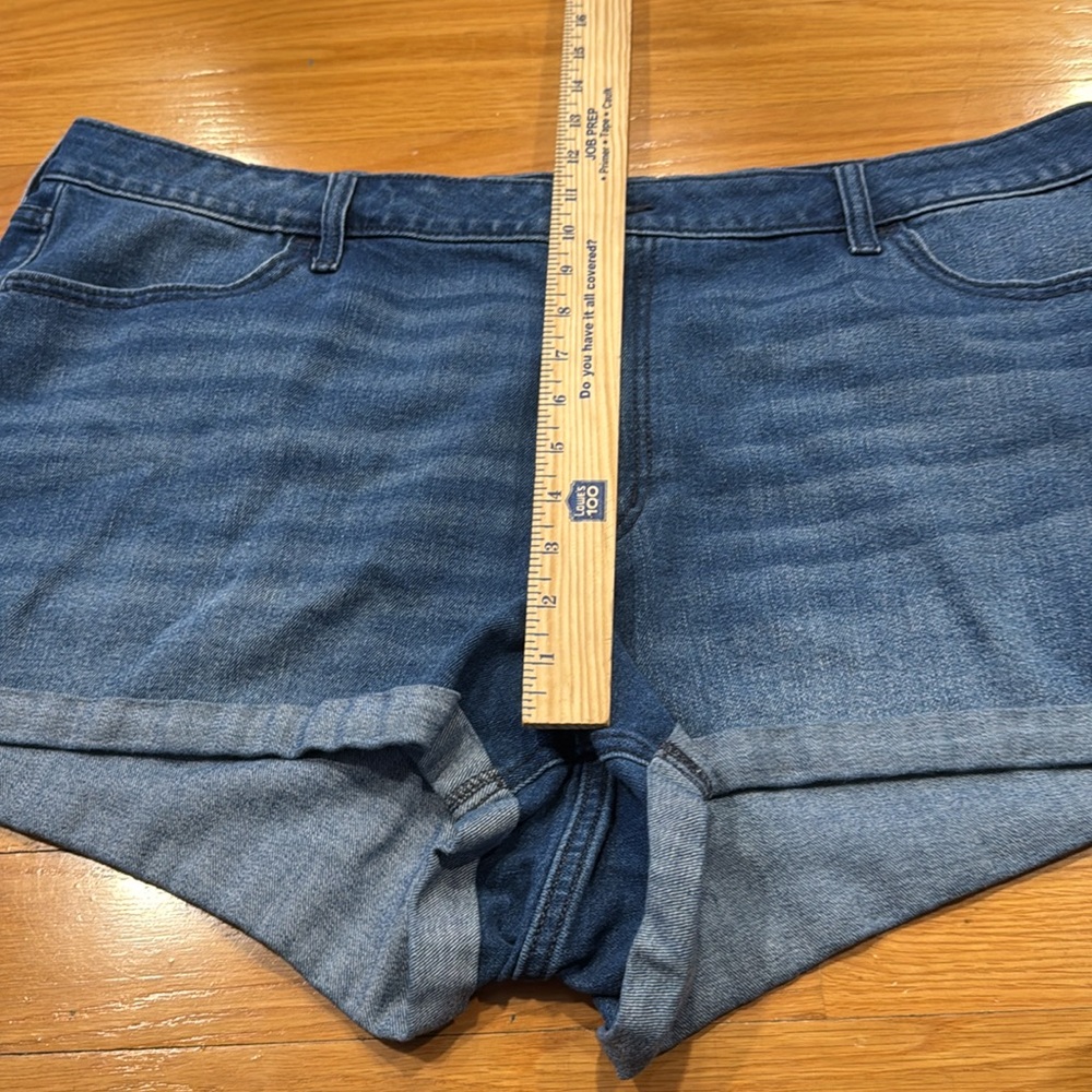 Old Navy women’s high rise wow Jean shorts size 22. - Picture 4 of 9